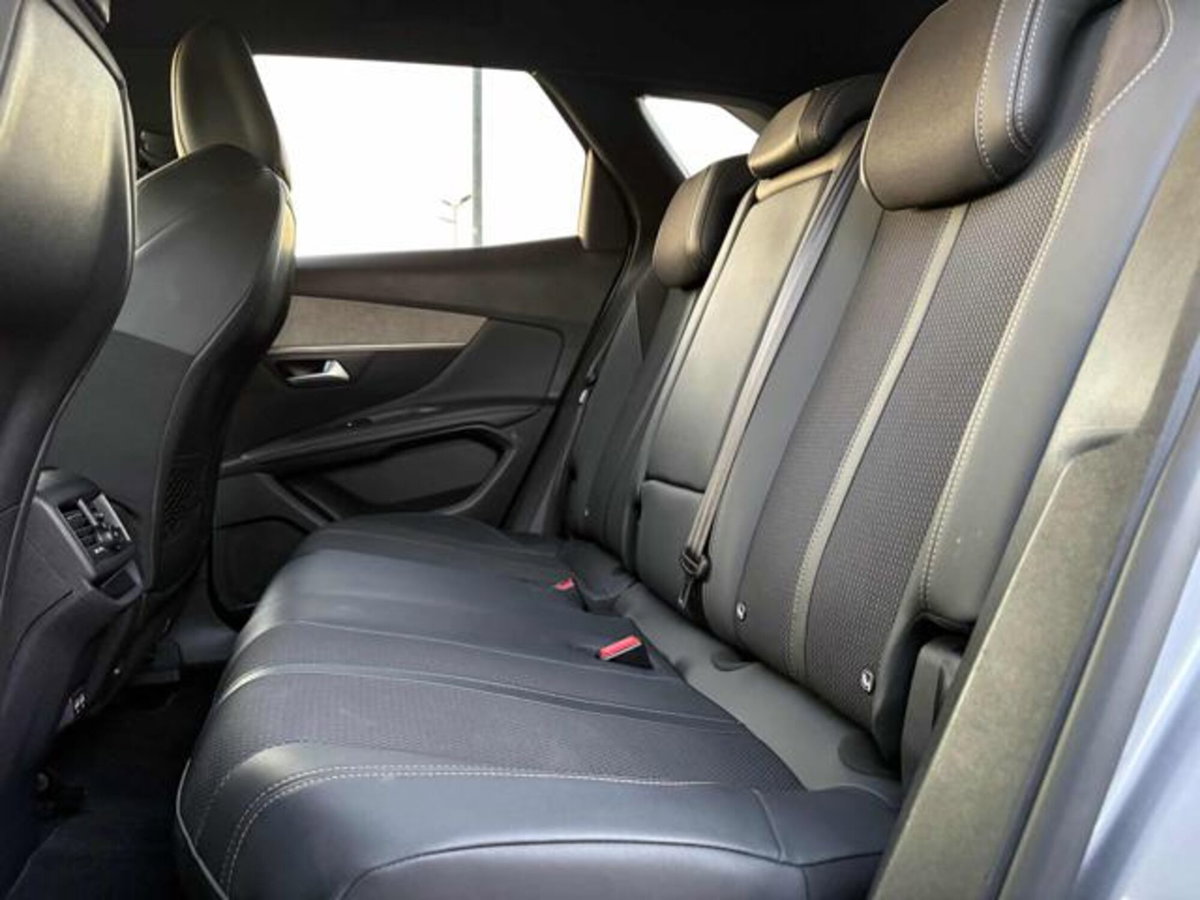 Peugeot 3008 BlueHDi 130 S&S EAT8 GT Pack (17)