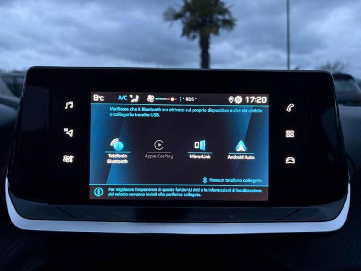 Peugeot 208 BlueHDi 100 Stop&Start 5 porte GT (10)