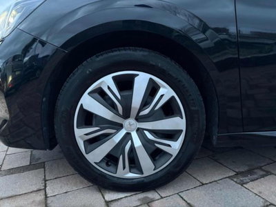 Peugeot 208 BlueHDi 100 Stop&Start 5 porte GT (14)