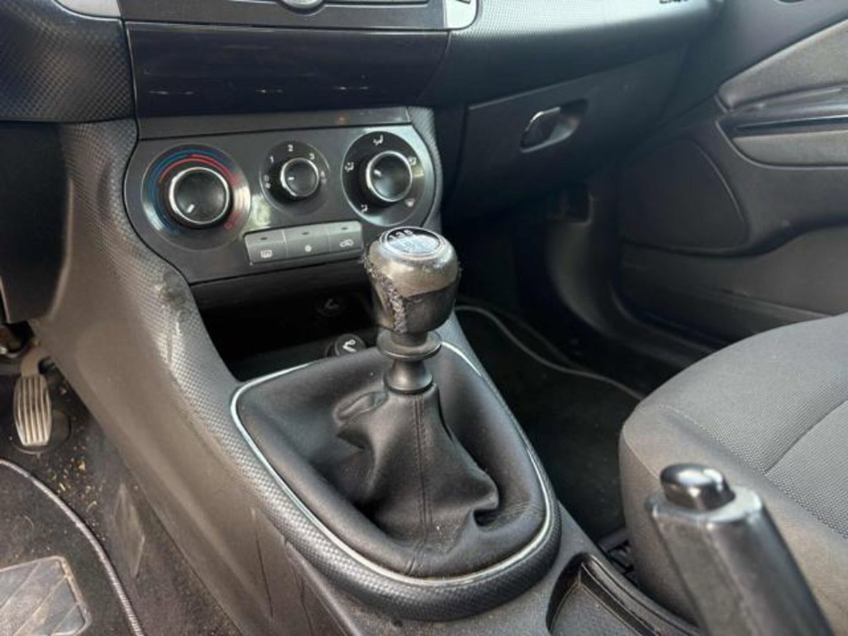 Fiat Bravo 1.6 MJT 120 CV DPF Emotion (8)