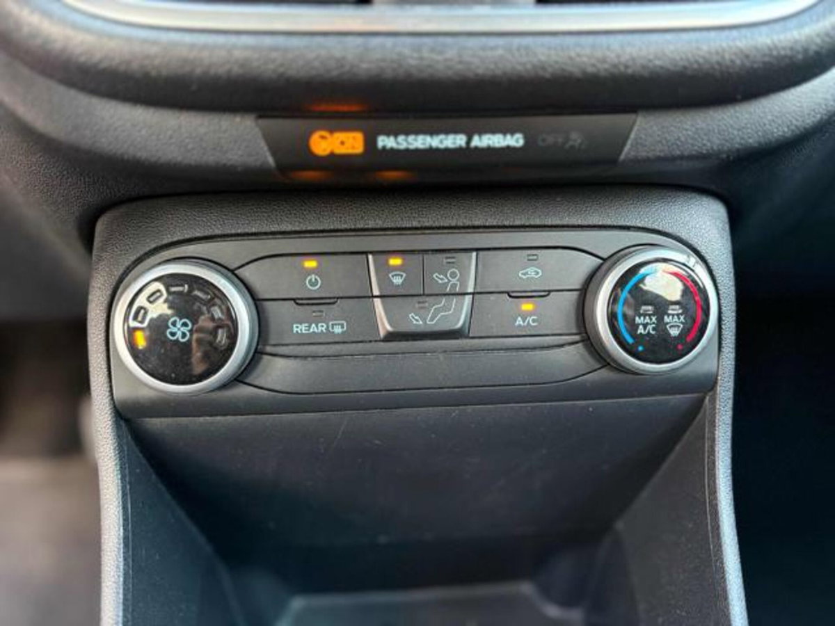 Ford Fiesta 1.1 75 CV 5 porte Plus (9)