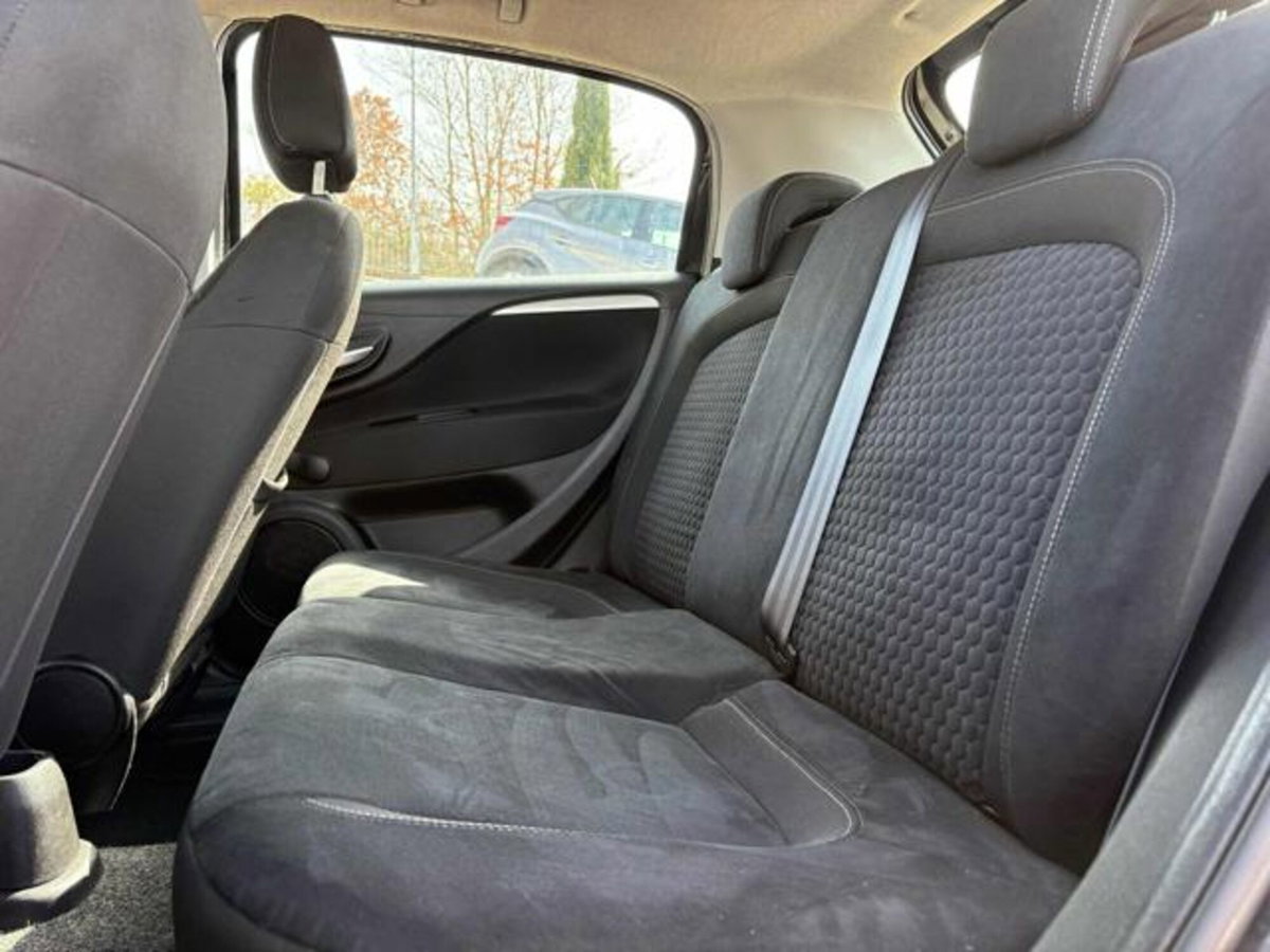 Fiat Punto 1.3 MJT II S&S 95 CV 5 porte Lounge (6)