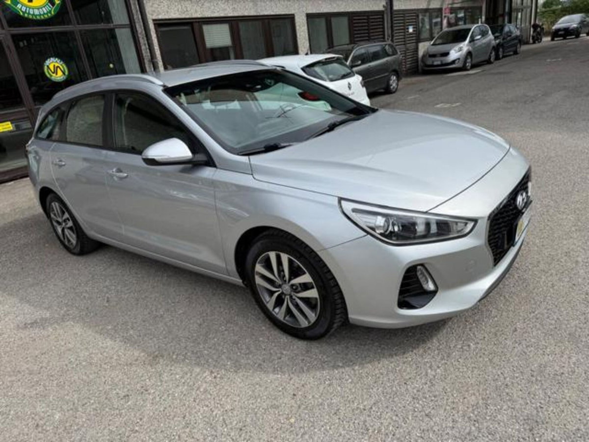Hyundai i30 Station Wagon 1.6 CRDi 110 CV Go! (3)