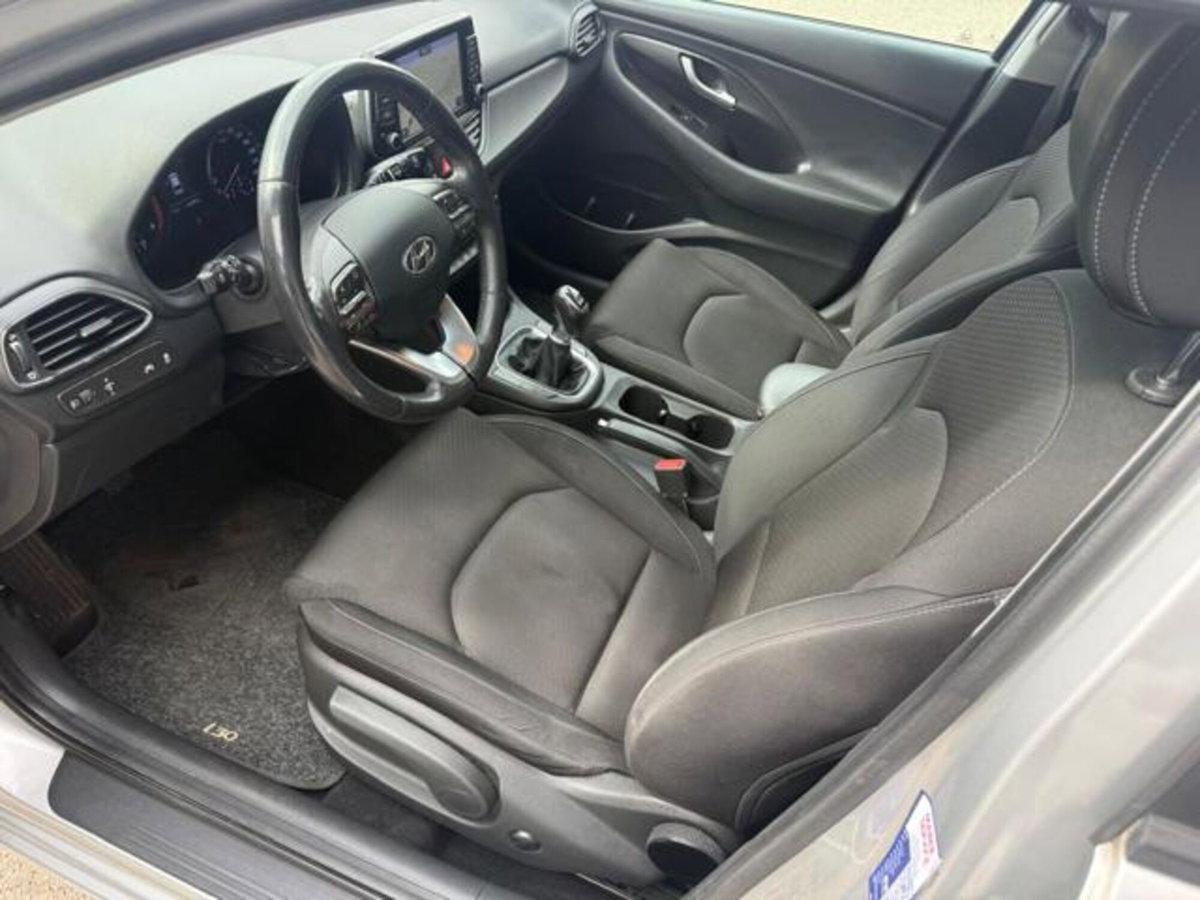 Hyundai i30 Station Wagon 1.6 CRDi 110 CV Go! (9)