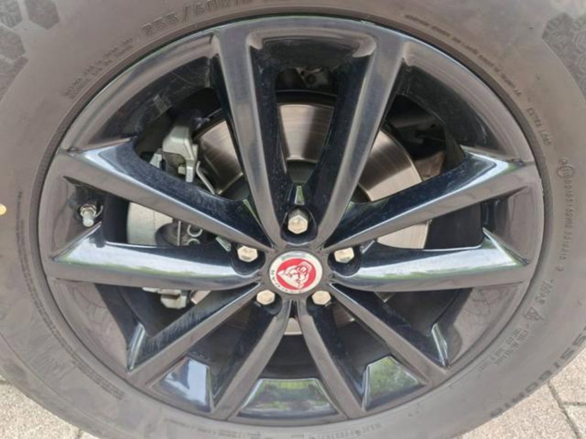 Jaguar F-Pace 2.0 D 180 CV aut. Prestige (12)