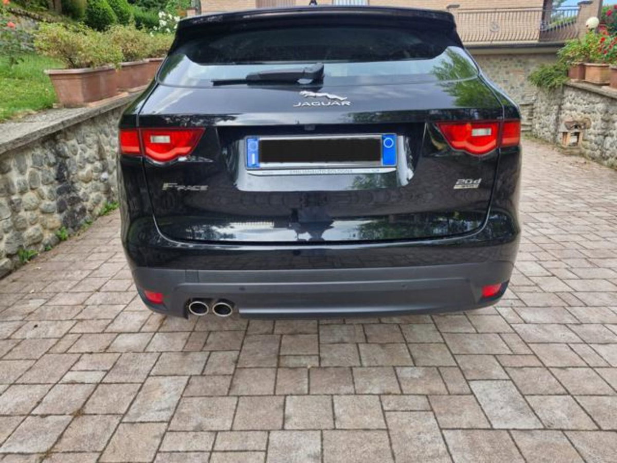Jaguar F-Pace 2.0 D 180 CV aut. Prestige (5)