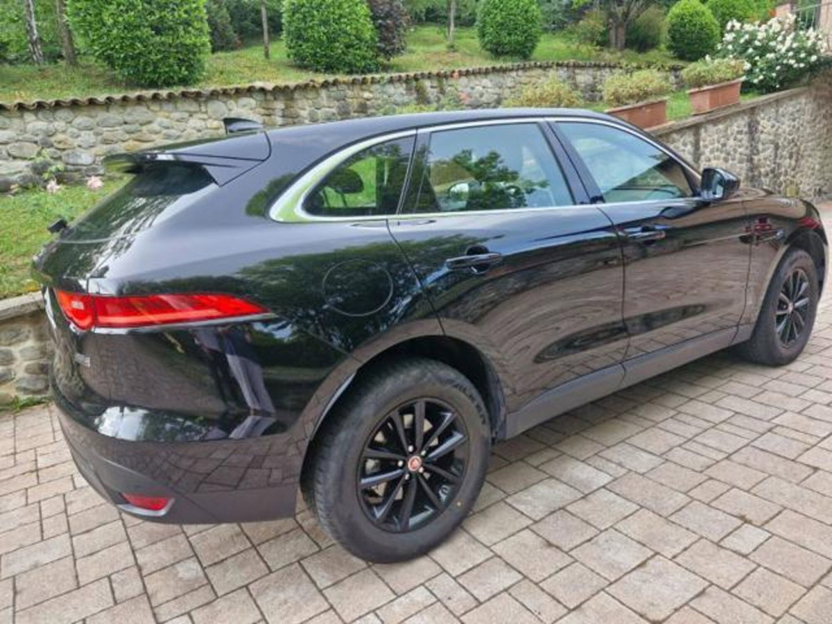 Jaguar F-Pace 2.0 D 180 CV aut. Prestige (6)