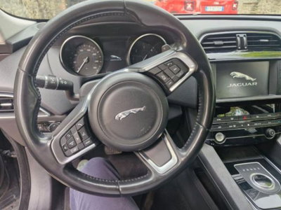 Jaguar F-Pace 2.0 D 180 CV aut. Prestige (7)