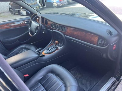 Jaguar XJ 4.0 cat Executive (14)