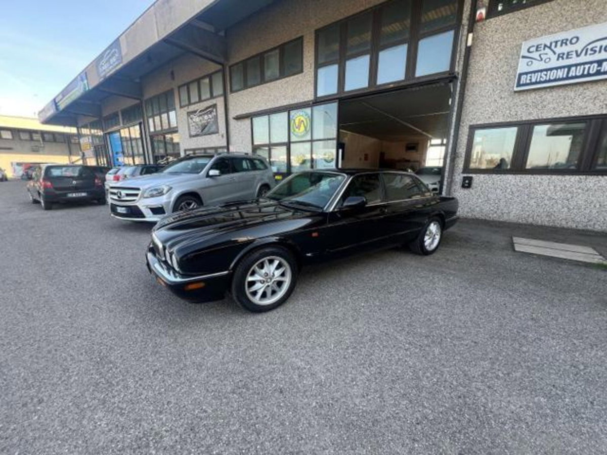 Jaguar XJ 4.0 cat Executive (2)