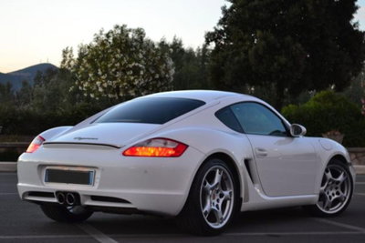 Porsche Cayman 2.7 (2)