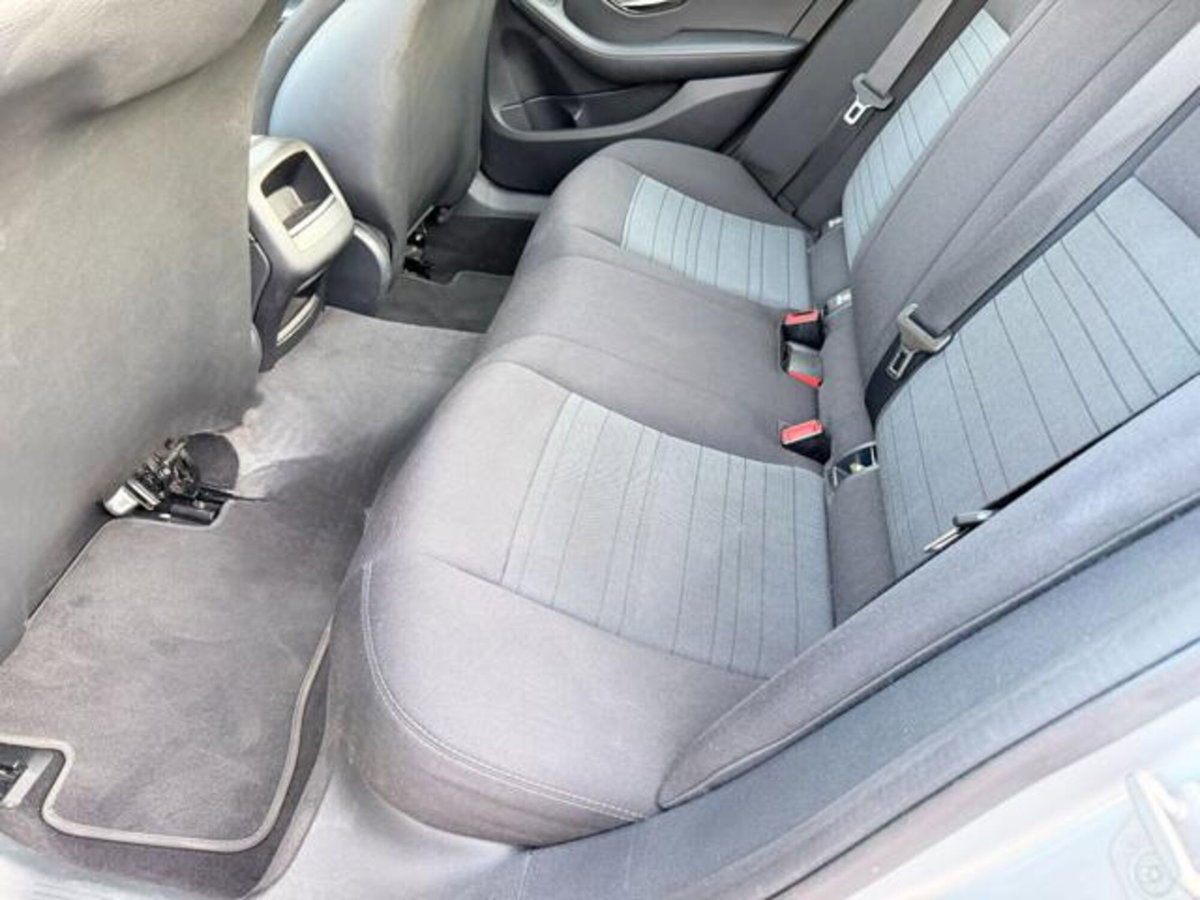 Mercedes-Benz Classe C 180 d Auto Executive (12)