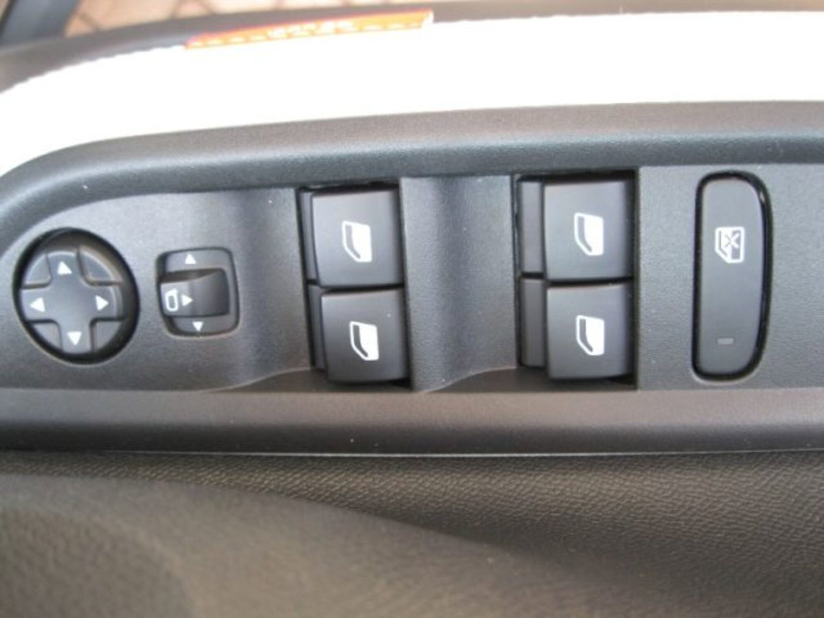 Citroen C3 1.2 puretech turbo Max 100cv s&s (12)