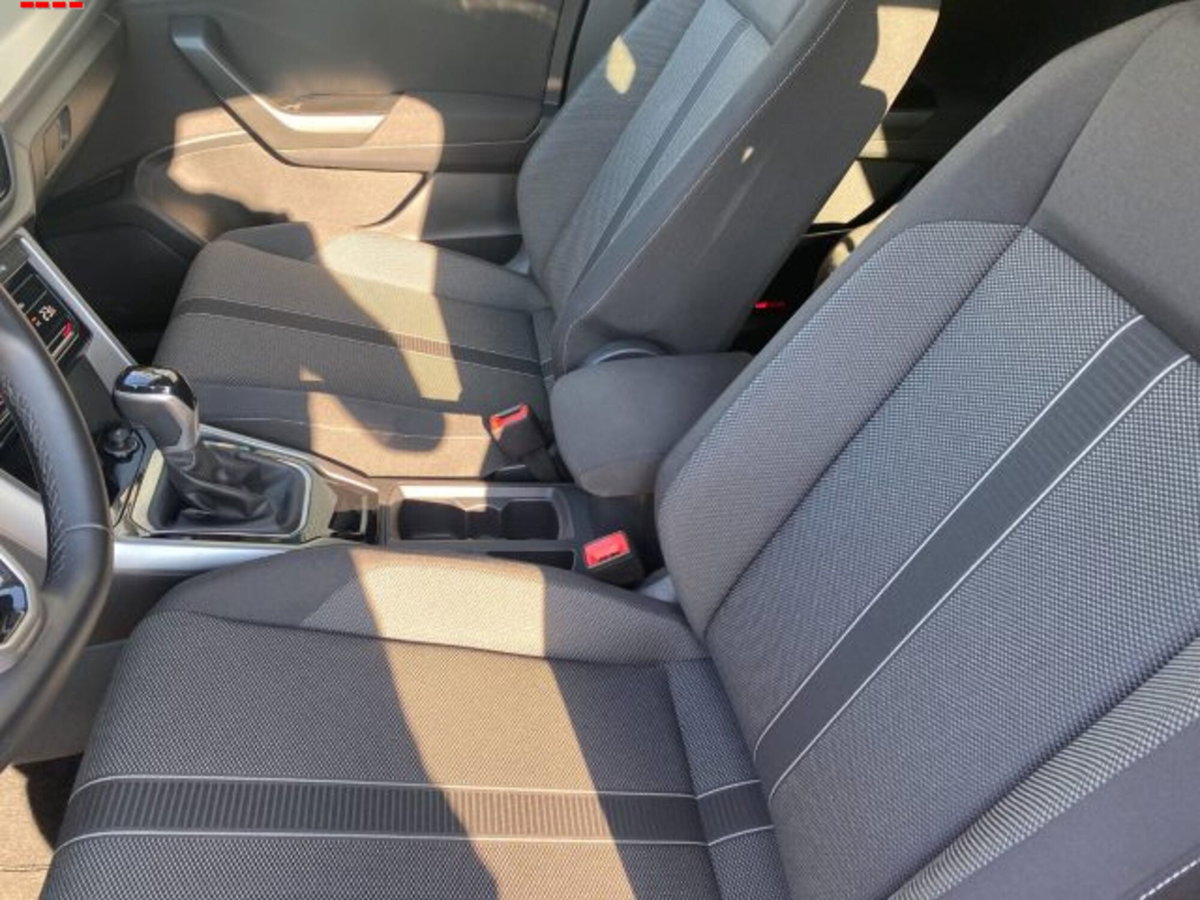 Volkswagen T-Roc 1.5 tsi Life dsg (9)