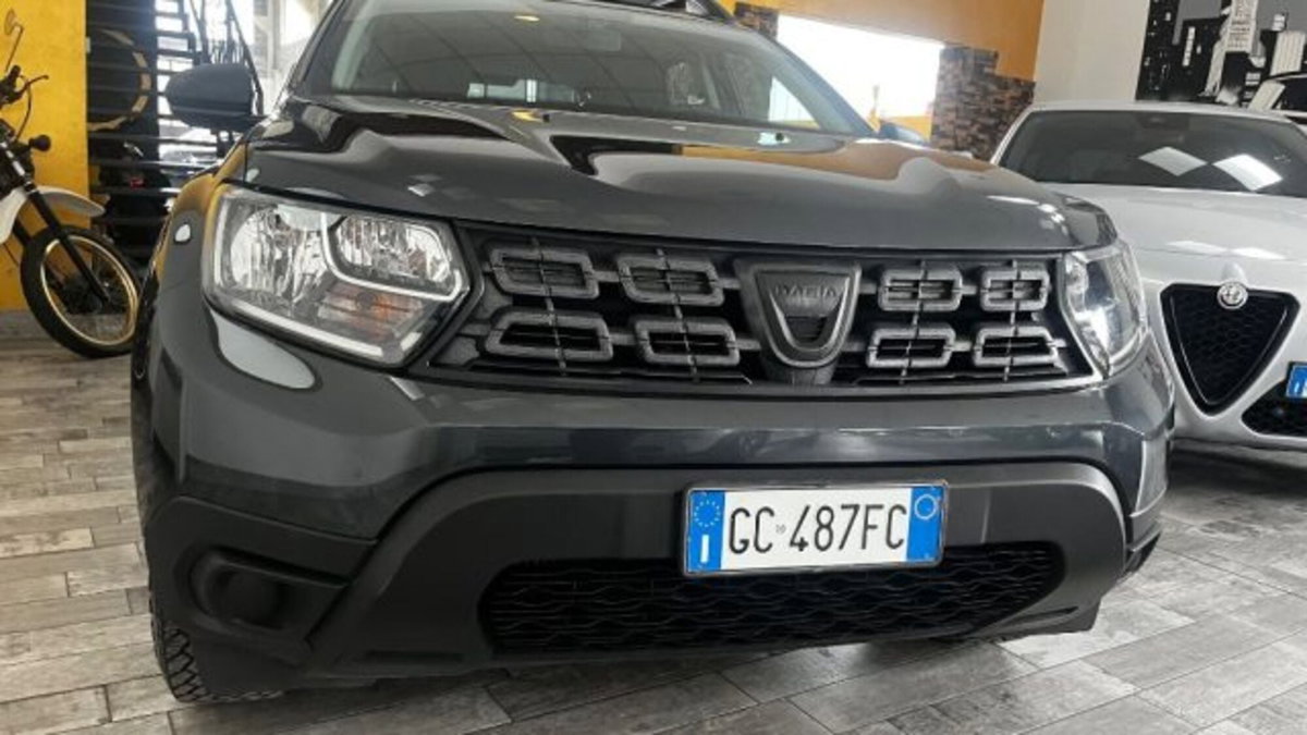 Dacia Duster 1.0 TCe 100 CV ECO-G 4x2 Essential (2)