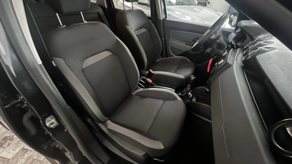 Dacia Duster 1.0 TCe 100 CV ECO-G 4x2 Essential (6)