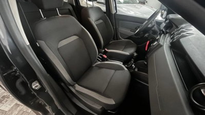 Dacia Duster 1.0 TCe 100 CV ECO-G 4x2 Essential (6)