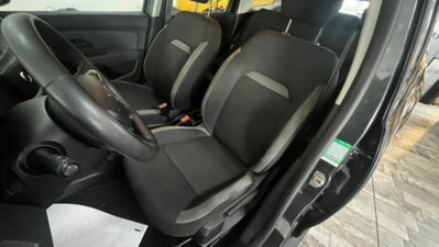 Dacia Duster 1.0 TCe 100 CV ECO-G 4x2 Essential (8)