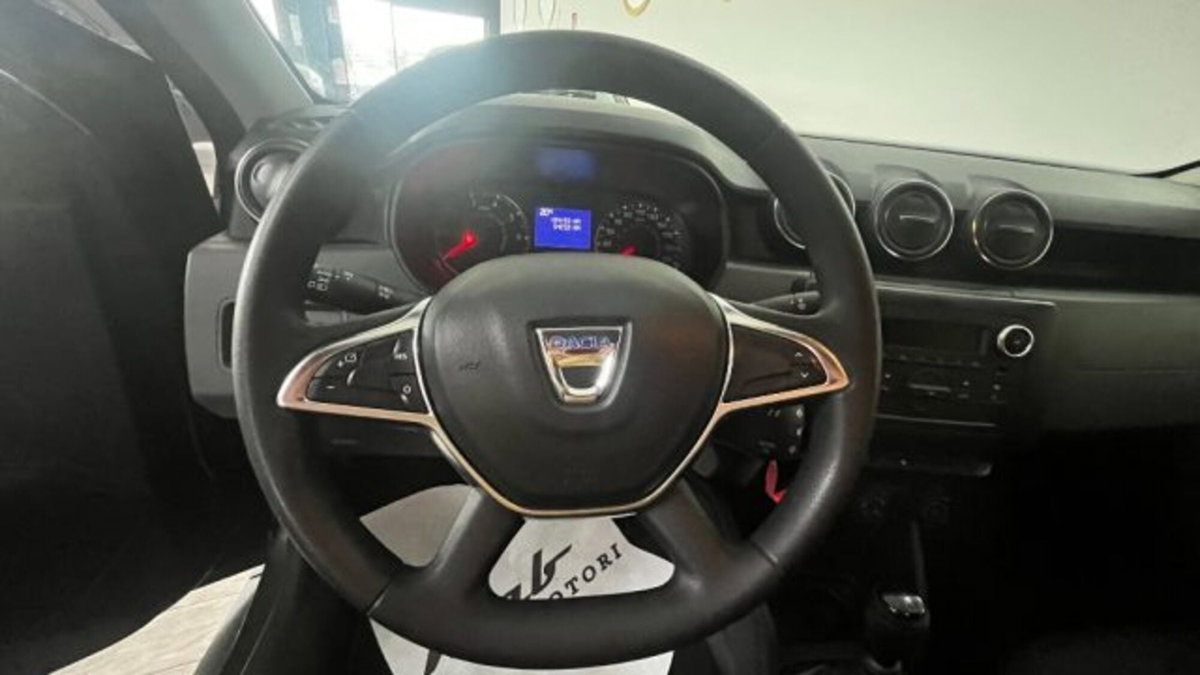 Dacia Duster 1.0 TCe 100 CV ECO-G 4x2 Essential (9)