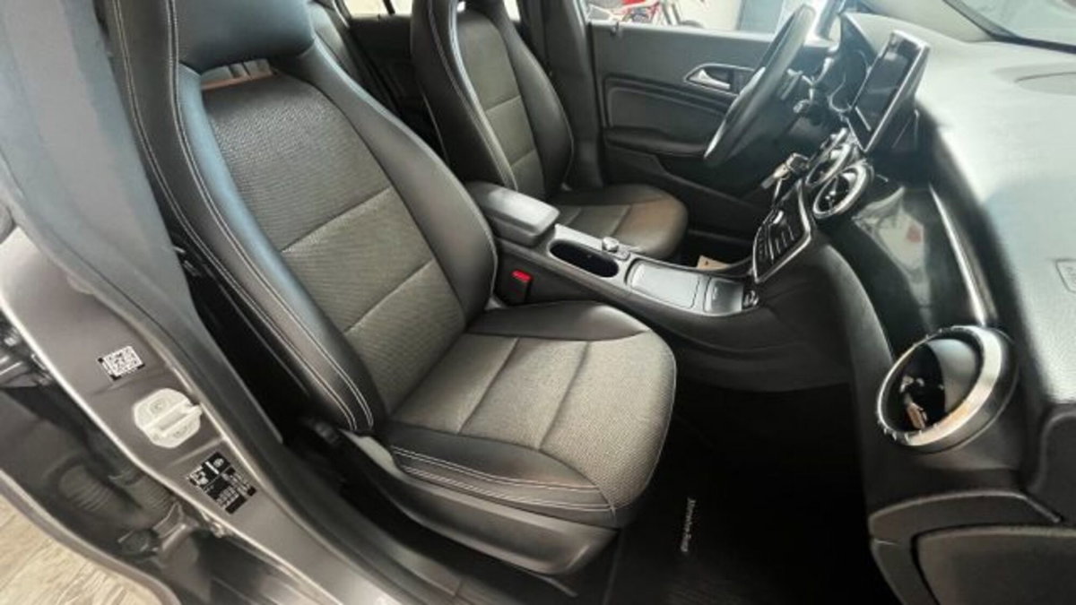 Mercedes-Benz CLA Shooting Brake 180 d Automatic Executive (6)