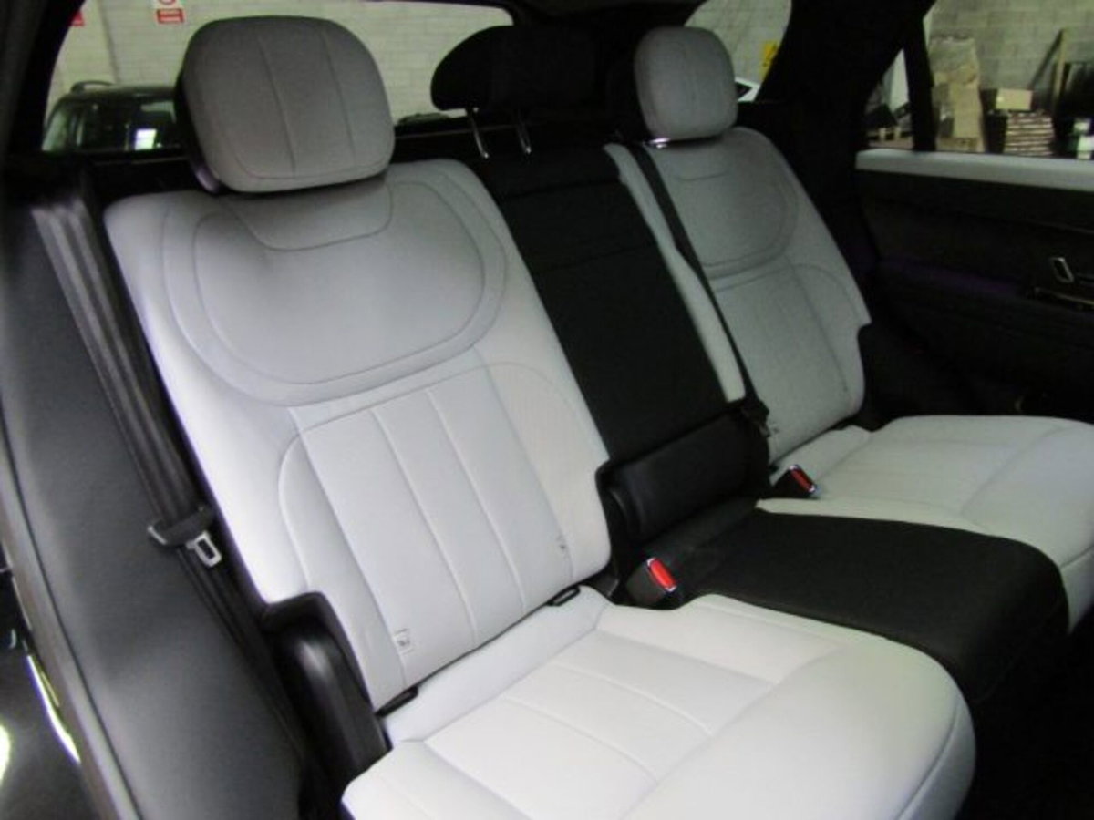 Land Rover Range Rover Sport 4.4 V8 First Edition (16)