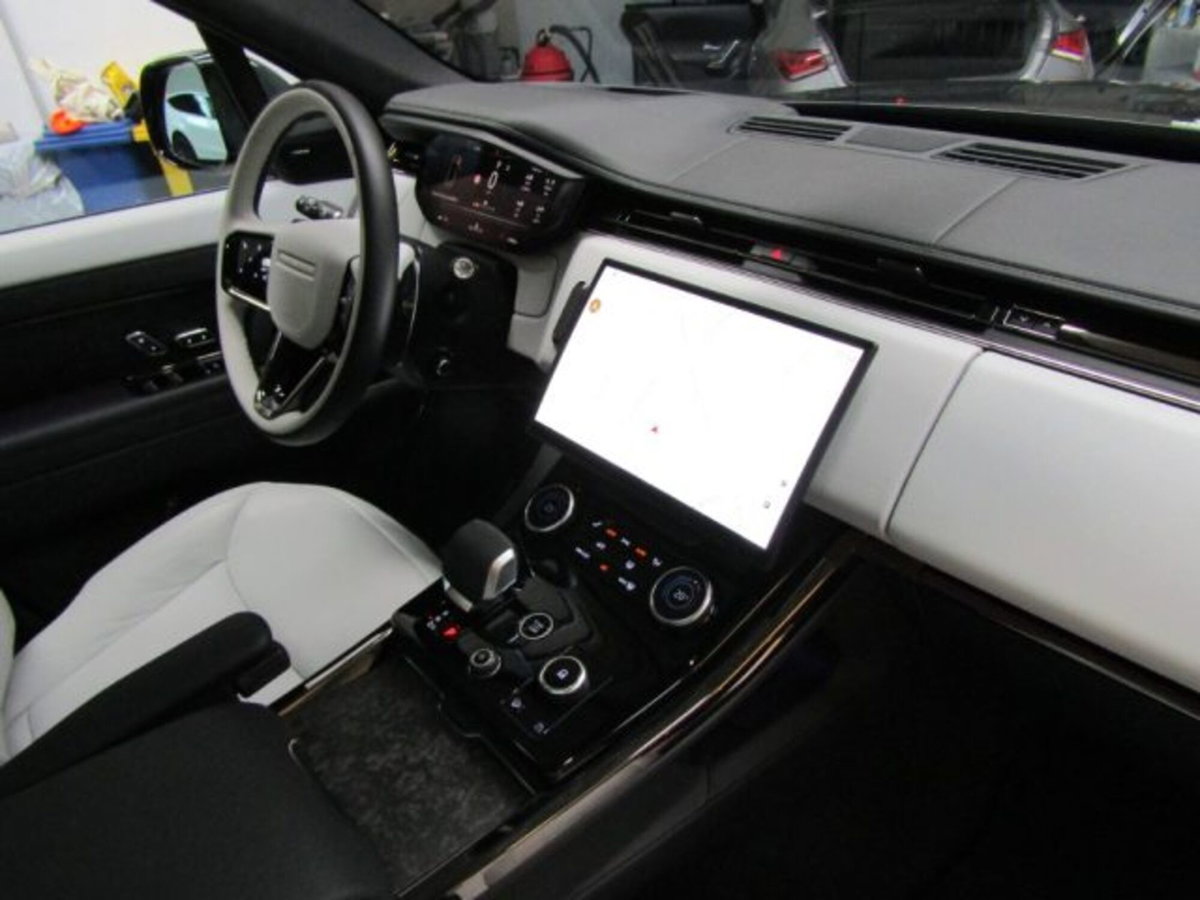 Land Rover Range Rover Sport 4.4 V8 First Edition (19)