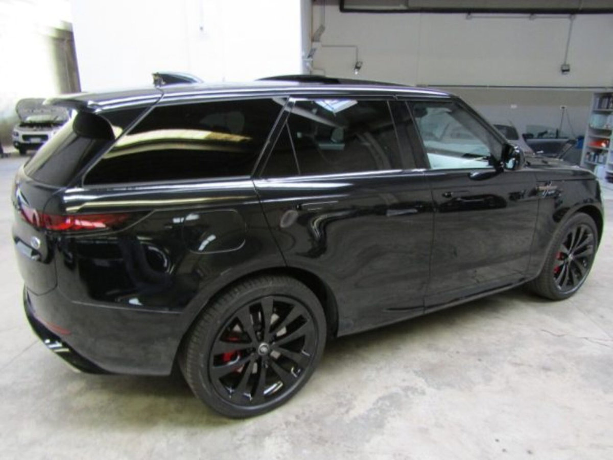 Land Rover Range Rover Sport 4.4 V8 First Edition (5)