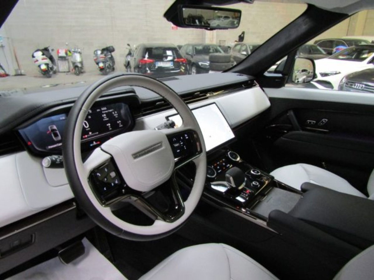 Land Rover Range Rover Sport 4.4 V8 First Edition (9)