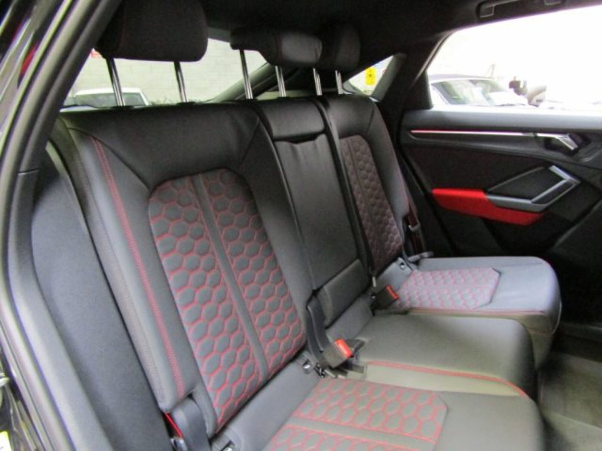 Audi RS Q3 Sportback 2.5 quattro s-tronic (15)