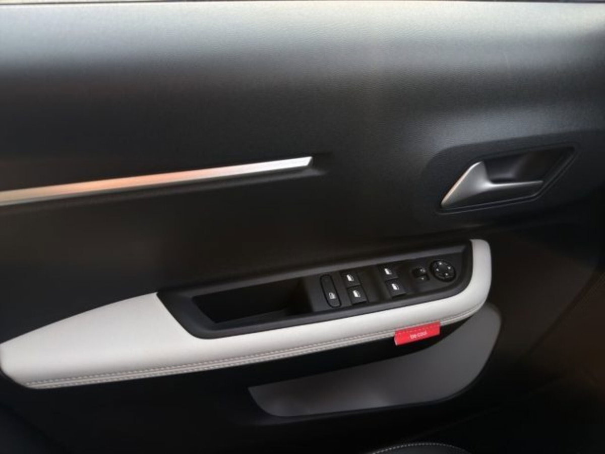 Citroen C3 1.2 puretech turbo Max 100cv s&s (17)