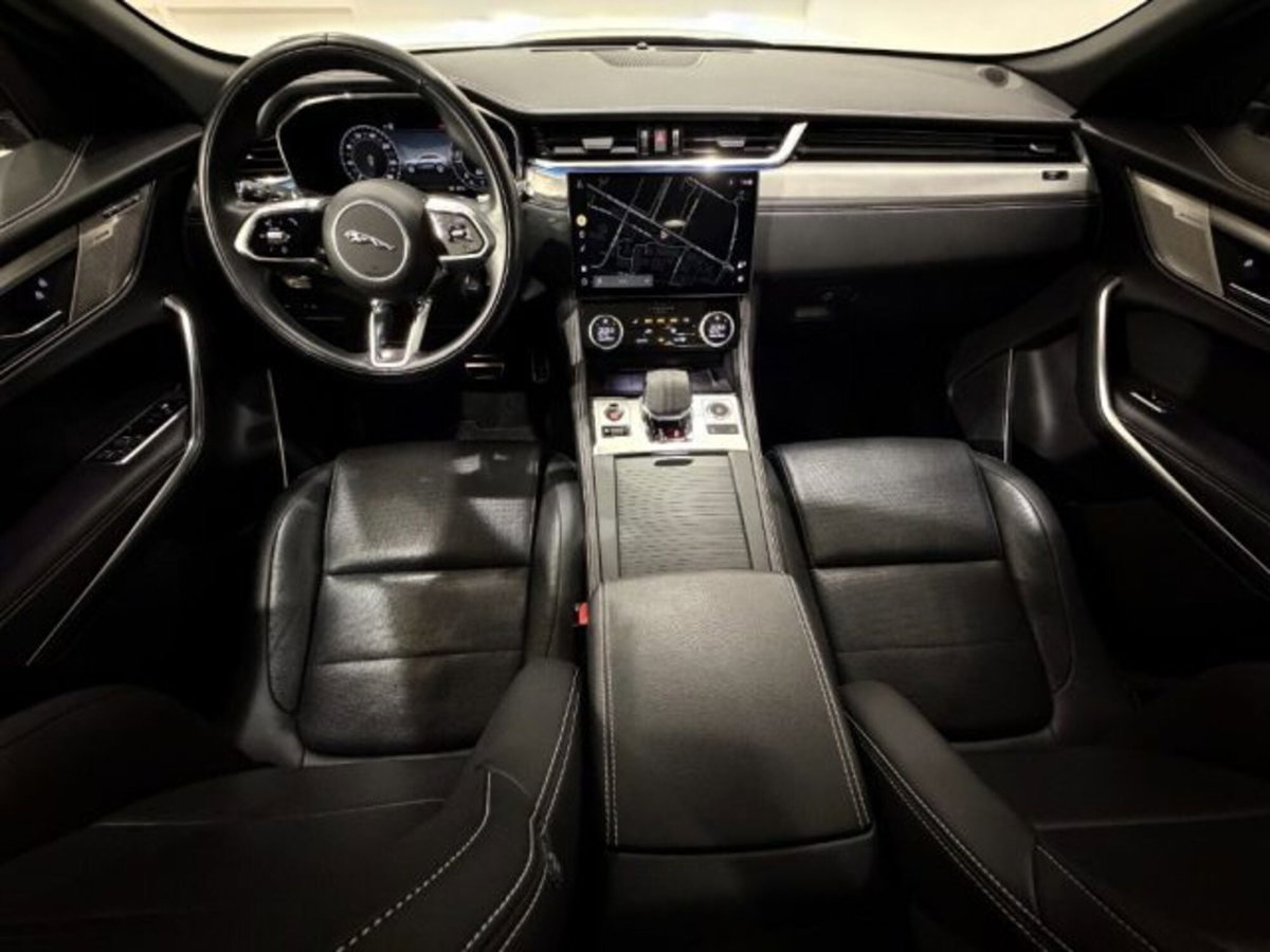 Jaguar F-Pace 2.0 D 204 CV AWD aut. R-Dynamic Black (18)