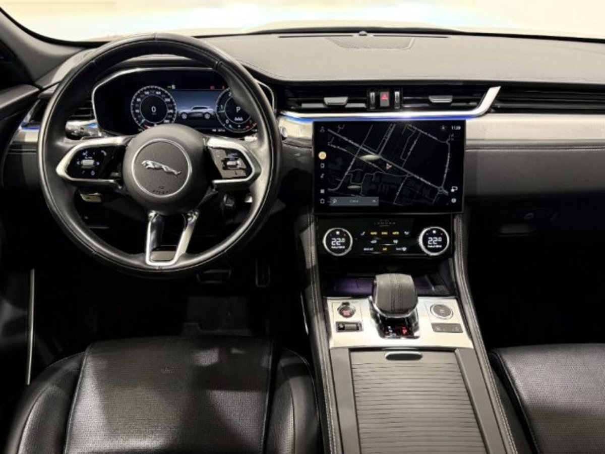Jaguar F-Pace 2.0 D 204 CV AWD aut. R-Dynamic Black (19)