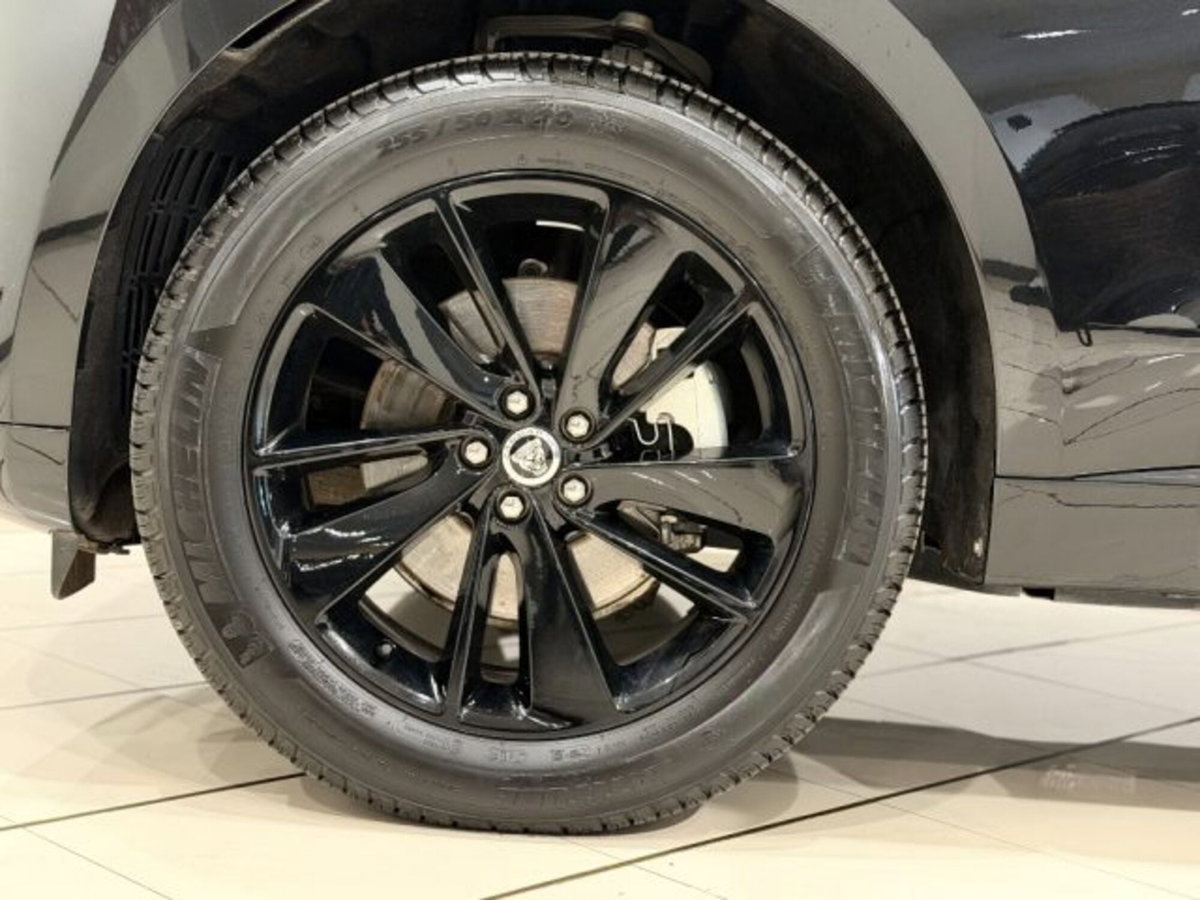 Jaguar F-Pace 2.0 D 204 CV AWD aut. R-Dynamic Black (6)