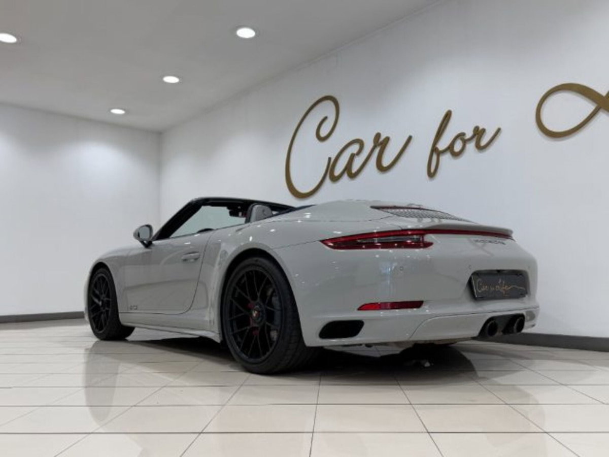 Porsche 911 Cabrio 3.0 Carrera 4 GTS (5)