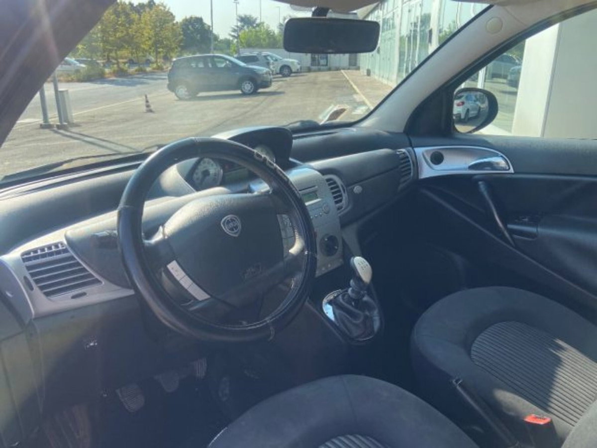 Lancia Ypsilon 1.2 69 CV Diva (10)