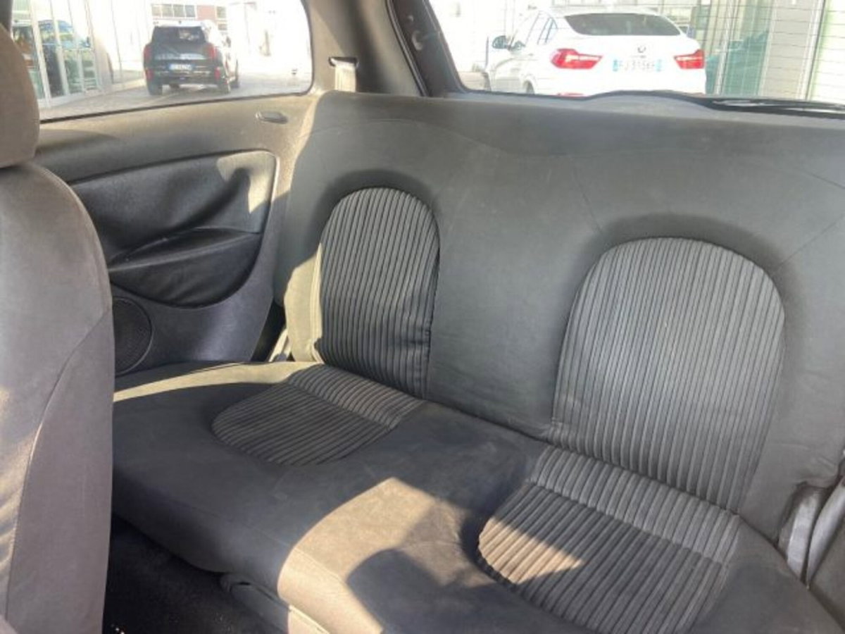 Lancia Ypsilon 1.2 69 CV Diva (14)