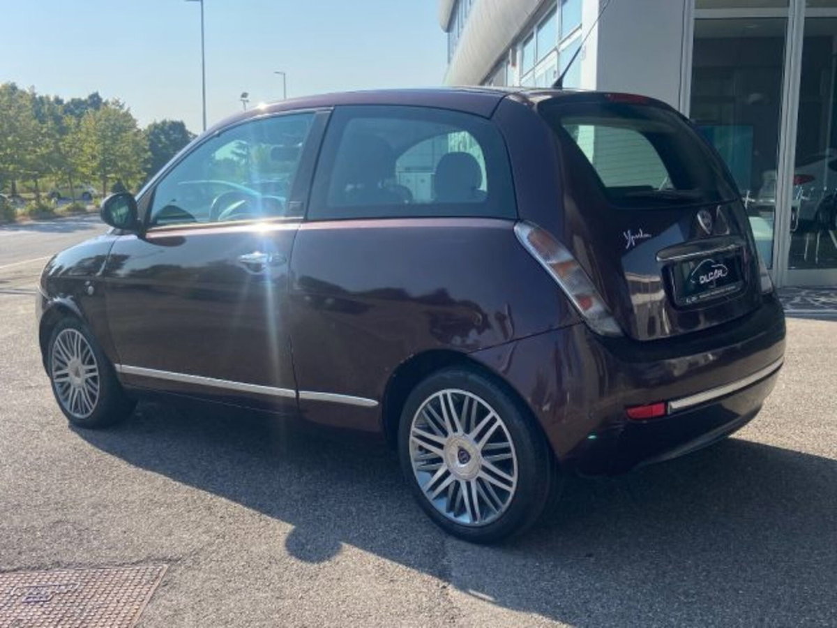 Lancia Ypsilon 1.2 69 CV Diva (6)