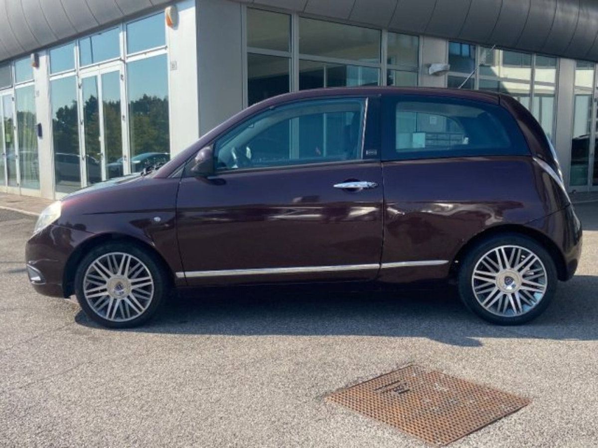 Lancia Ypsilon 1.2 69 CV Diva (8)