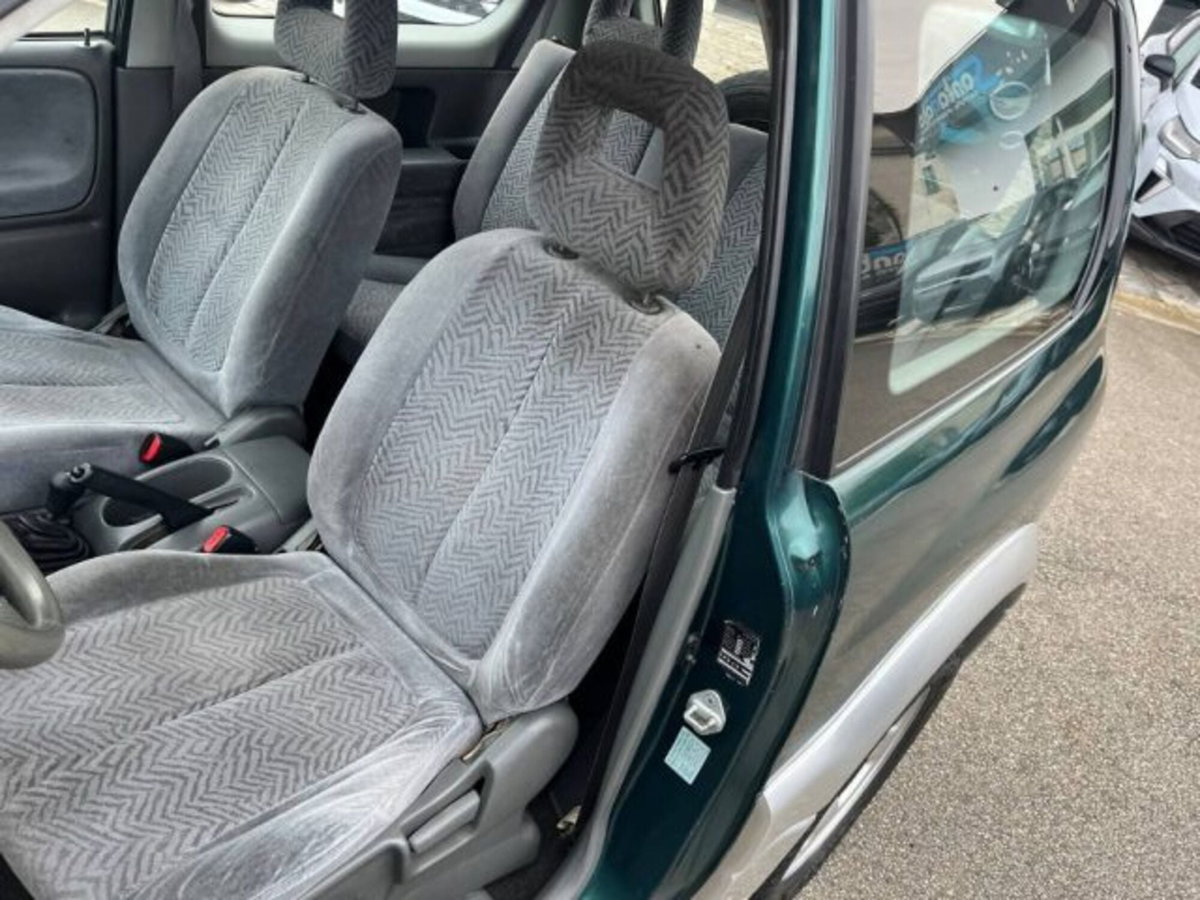 Suzuki Grand Vitara 16V cat 3 porte (12)