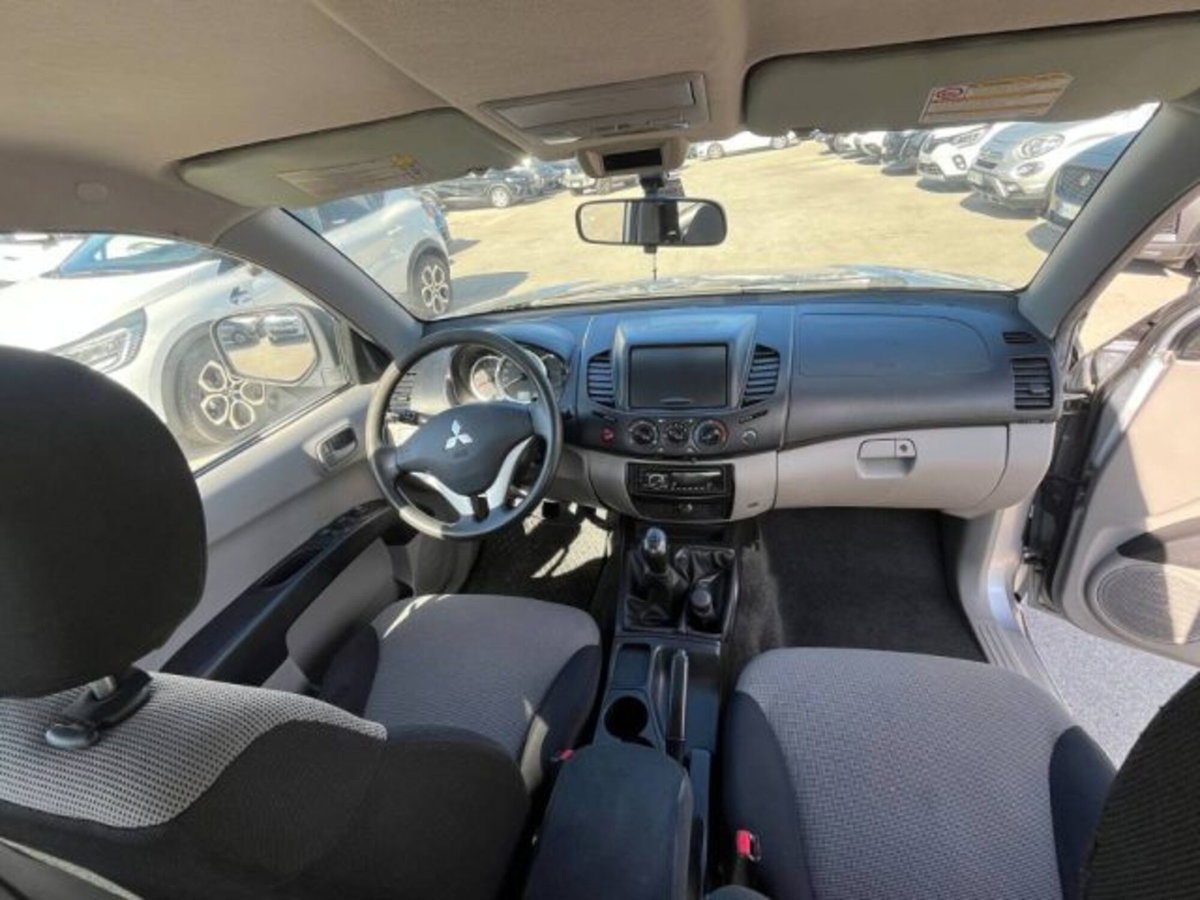 Mitsubishi L200 2.5 DI-D/136CV Double Cab Intense (14)