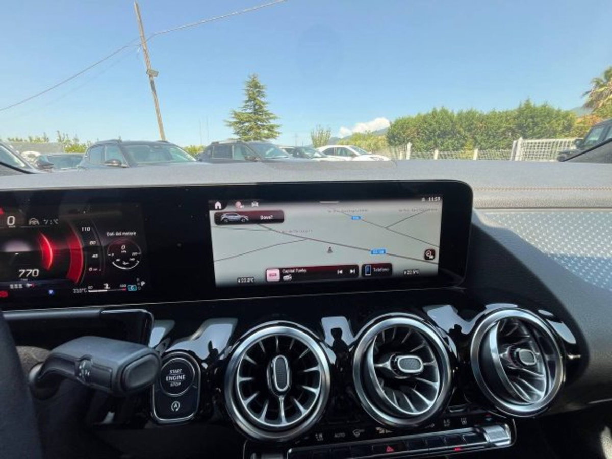 Mercedes-Benz GLA SUV 200 d Progressive Advanced Plus 4matic auto (18)