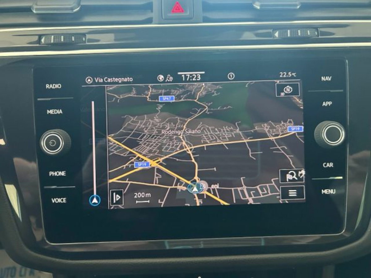 Volkswagen Tiguan 2.0 TDI 150 CV SCR DSG 4MOTION R-Line (10)