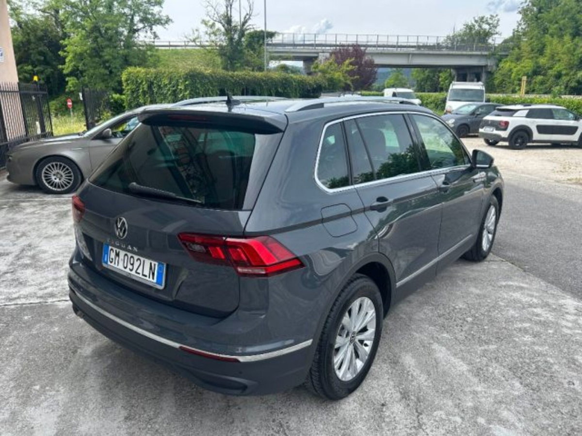 Volkswagen Tiguan 2.0 TDI 150 CV SCR DSG 4MOTION Life (3)