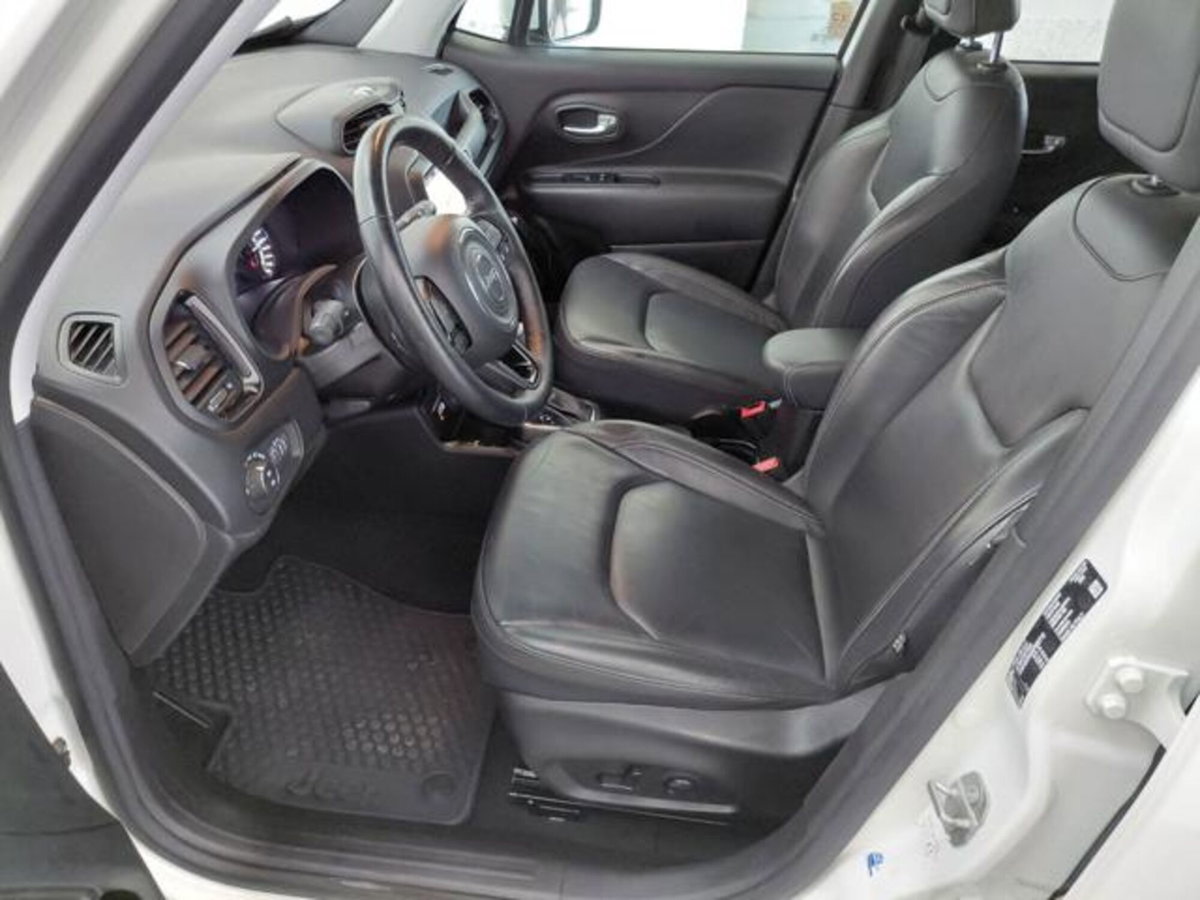 Jeep Renegade 1.3 T4 190CV PHEV 4xe AT6 Limited (16)