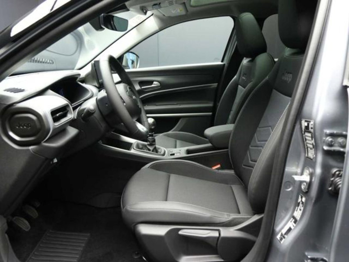 Jeep Avenger 1.2 turbo Summit fwd 100cv (3)