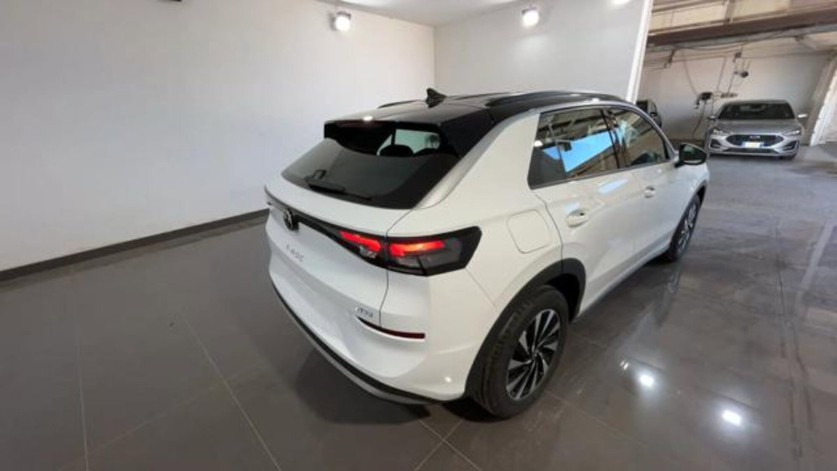 Volkswagen T-Roc 1.5 etsi Life 115cv dsg (3)