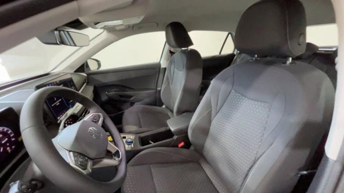 Volkswagen T-Roc 1.5 etsi Life 115cv dsg (4)