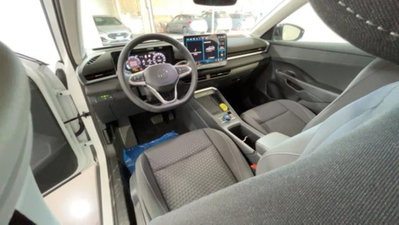 Volkswagen T-Roc 1.5 etsi Life 115cv dsg (5)