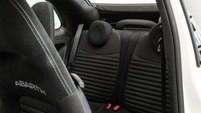 Abarth 595 Cabrio 595 C 1.4 Turbo T-Jet 180 CV Competizione (12)