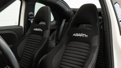 Abarth 595 Cabrio 595 C 1.4 Turbo T-Jet 180 CV Competizione (13)
